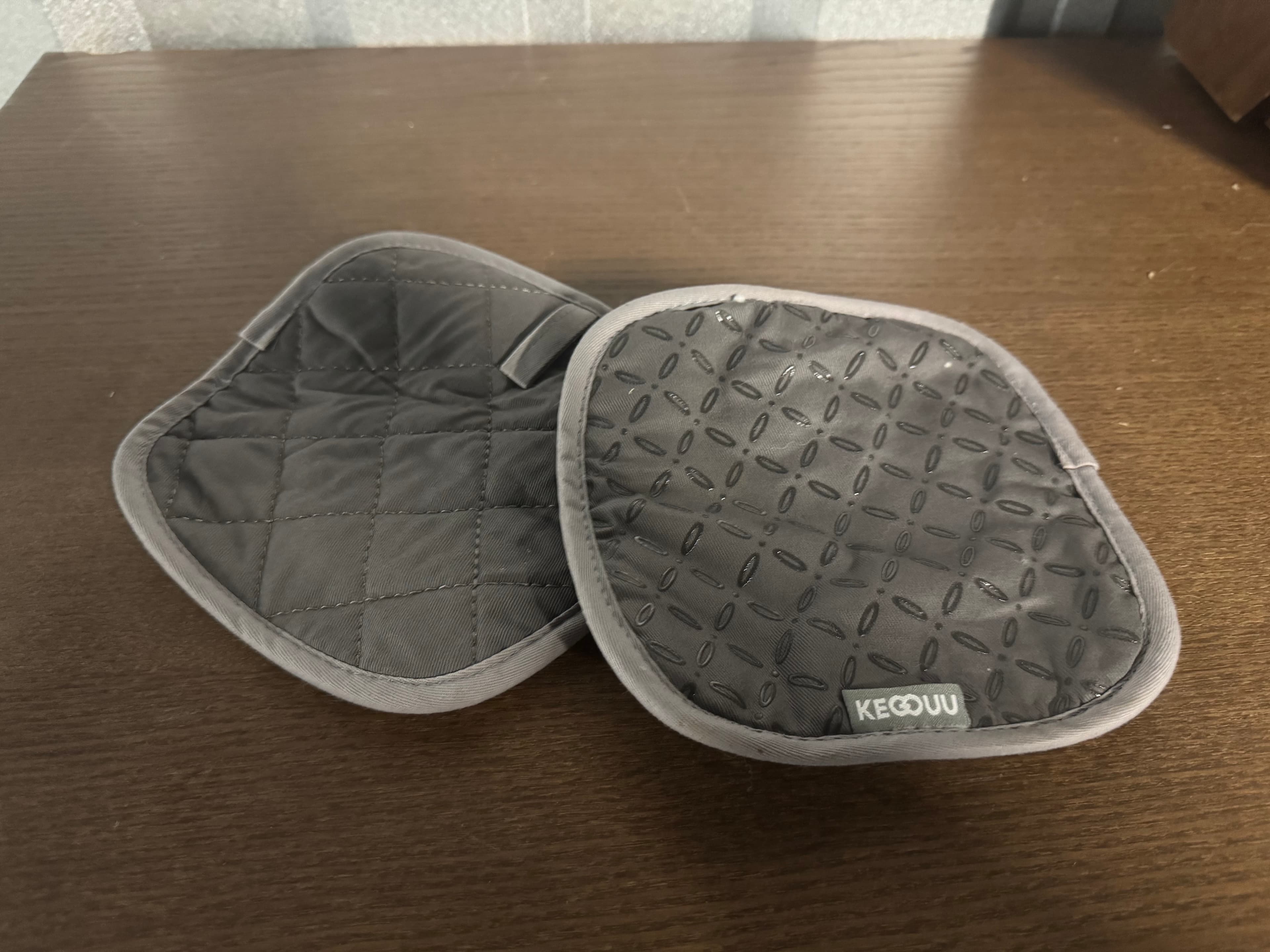 2 Pot Holders
